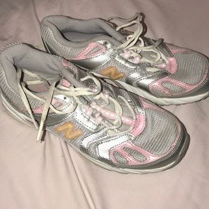 New balance grey and pink shoes